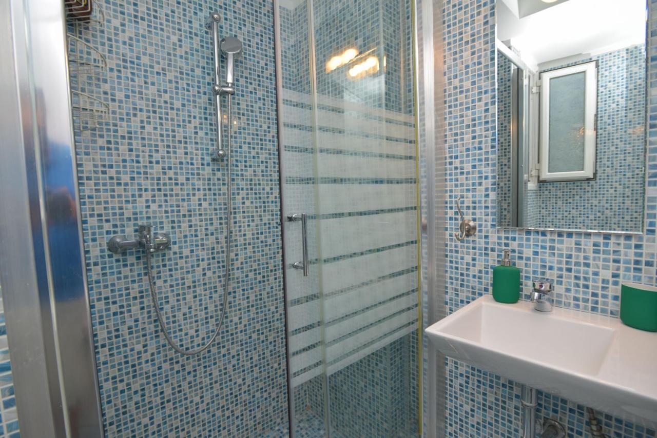 Athens Stylish Studio In Front Of Syntagma Metro Stop For 2 Екстериор снимка